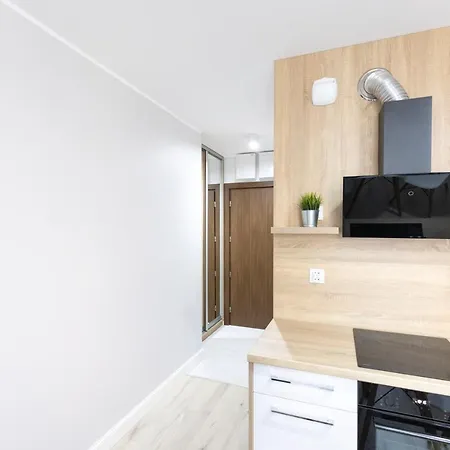 8b Apartment *